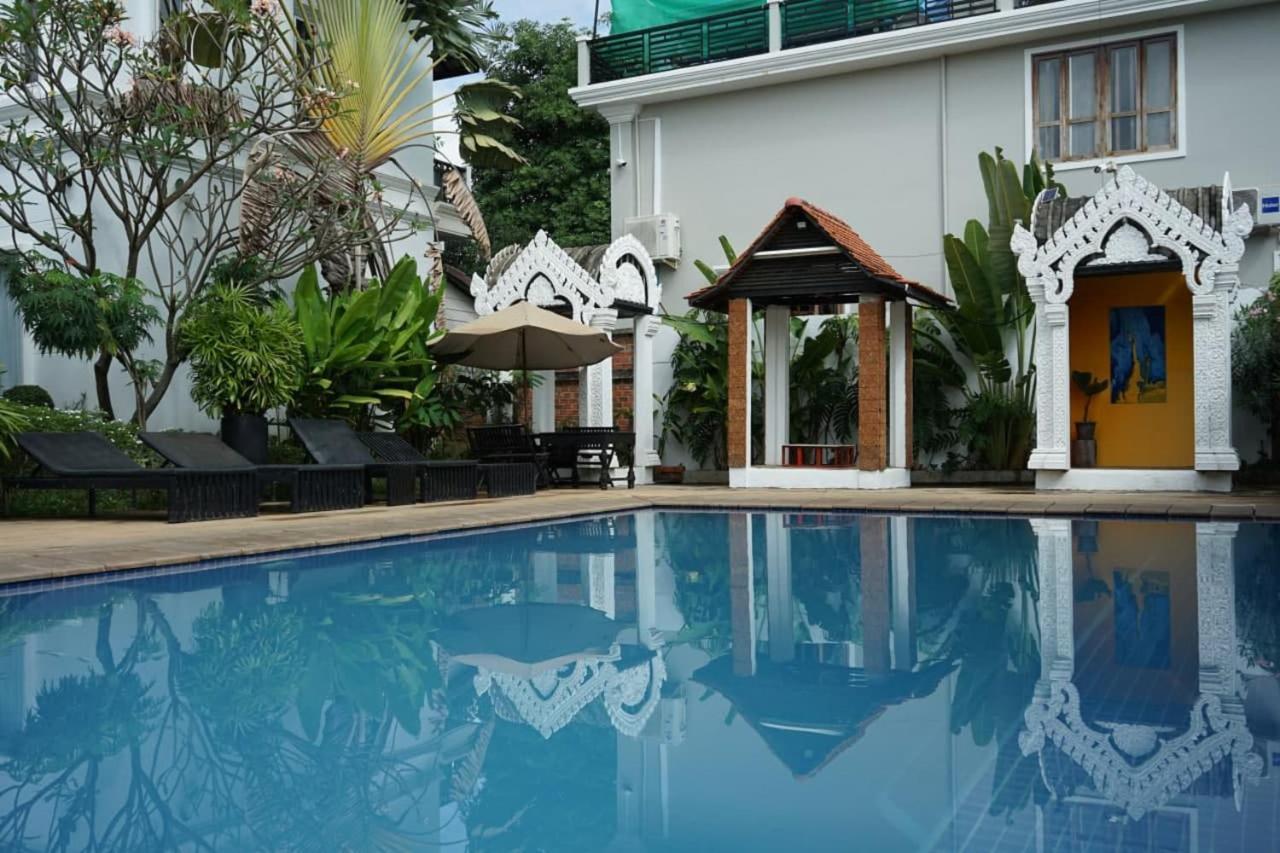 באטאמבנג Vimean Sovannaphoum Resort מראה חיצוני תמונה