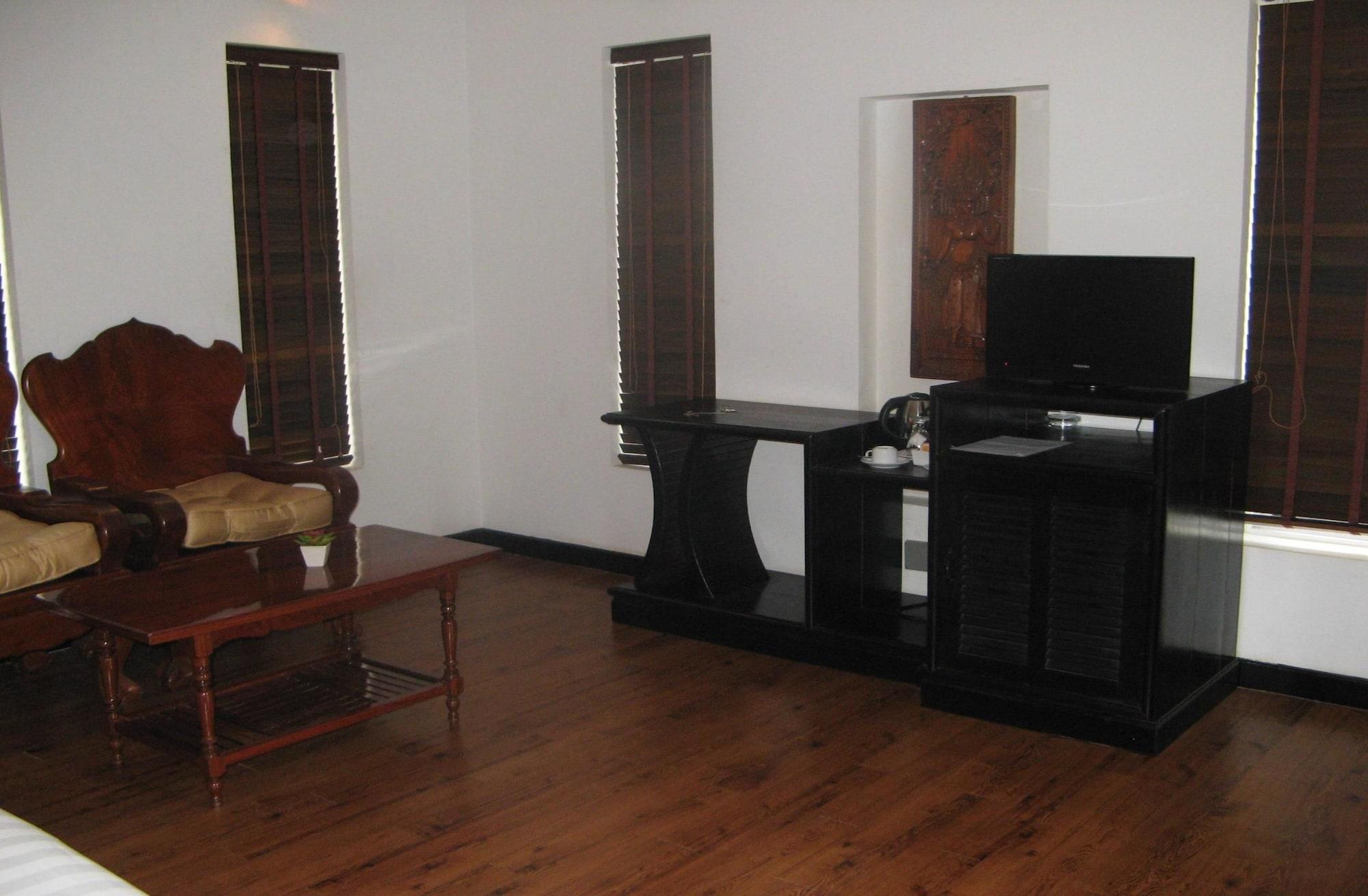 באטאמבנג Vimean Sovannaphoum Resort מראה חיצוני תמונה