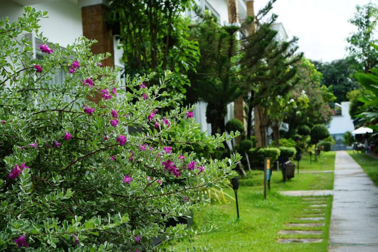 באטאמבנג Vimean Sovannaphoum Resort מראה חיצוני תמונה